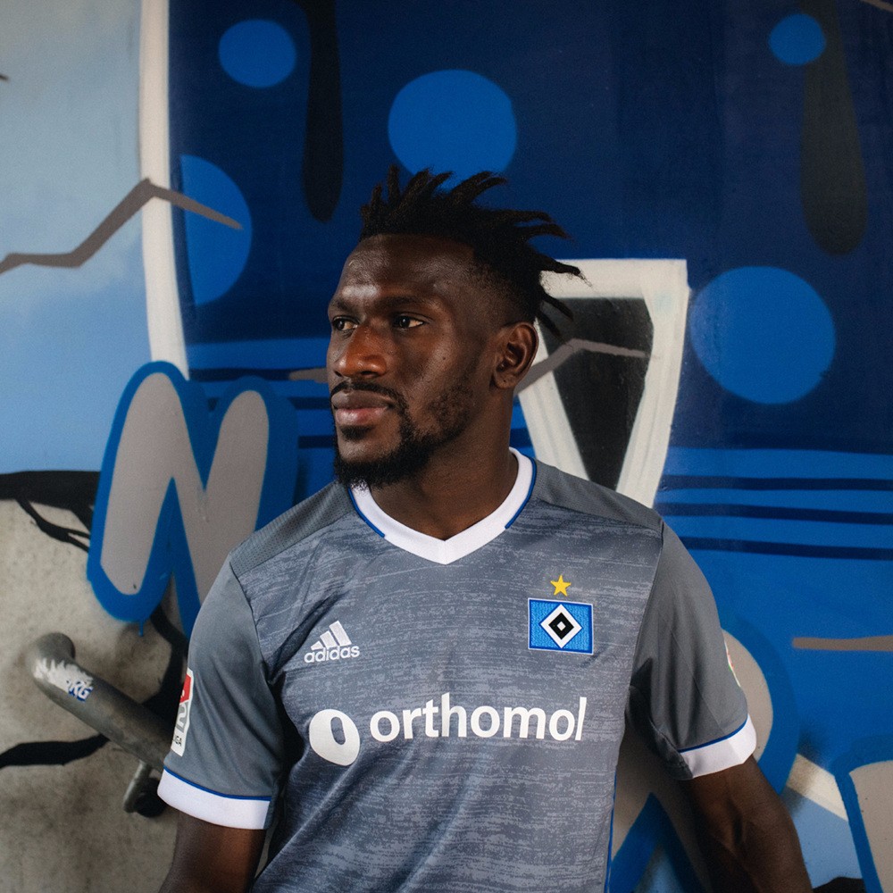 星空体育网址-汉堡披露新赛季主场球衣设计的简单介绍