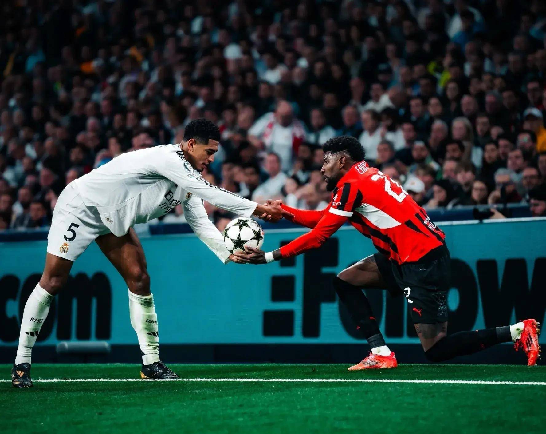 星空体育登录-包含AC米兰防线表现不佳，需加强整体防守的词条