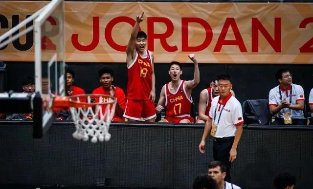 吉林队在CBA季后赛中打出封盖,被誉为观众齐声高喊的简单介绍 吉林队在CBA季后赛中打出封盖,被誉为观众齐声高喊的简单介绍