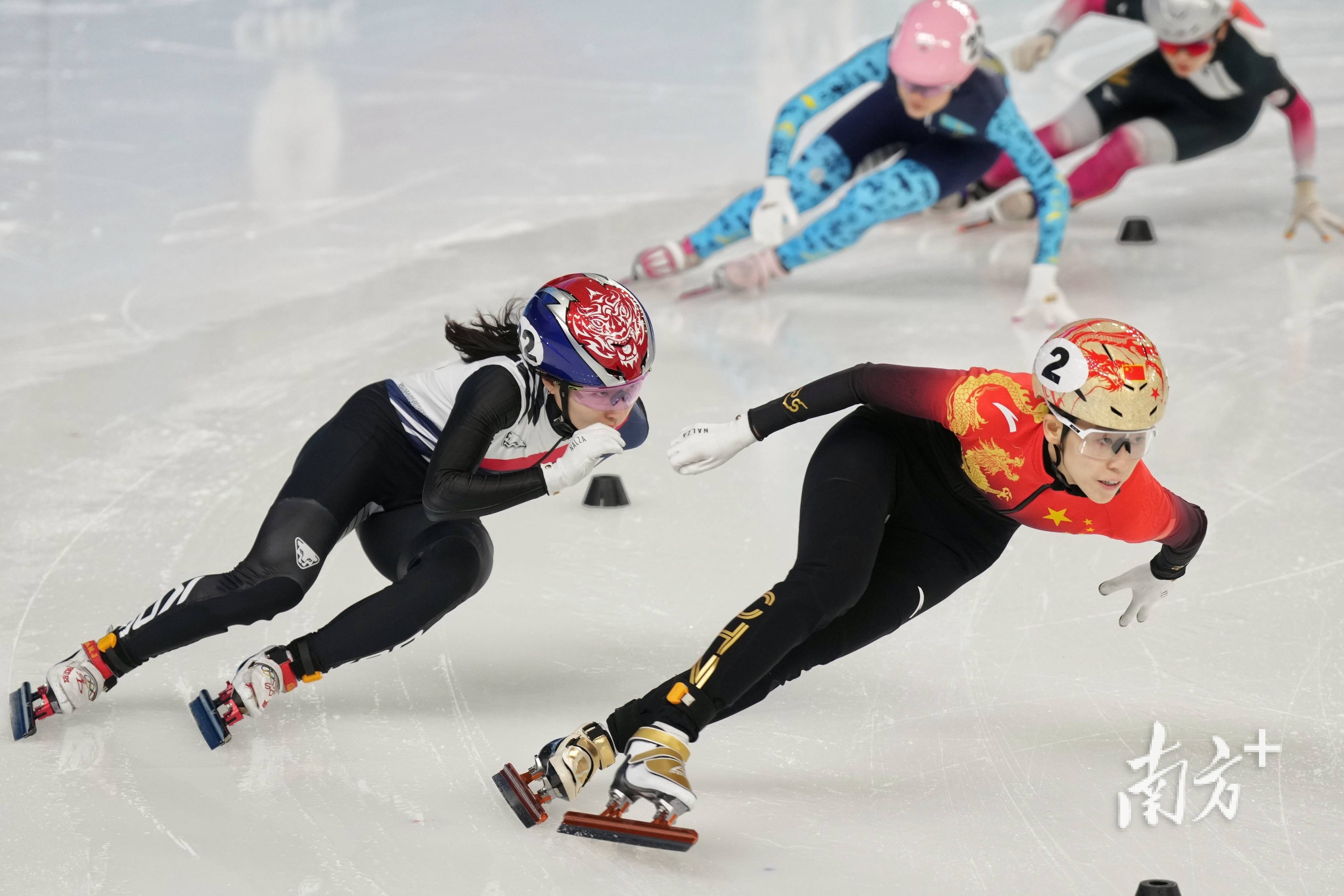 星空体育登录入口-韩国选手在比赛中坚韧不拔创佳绩