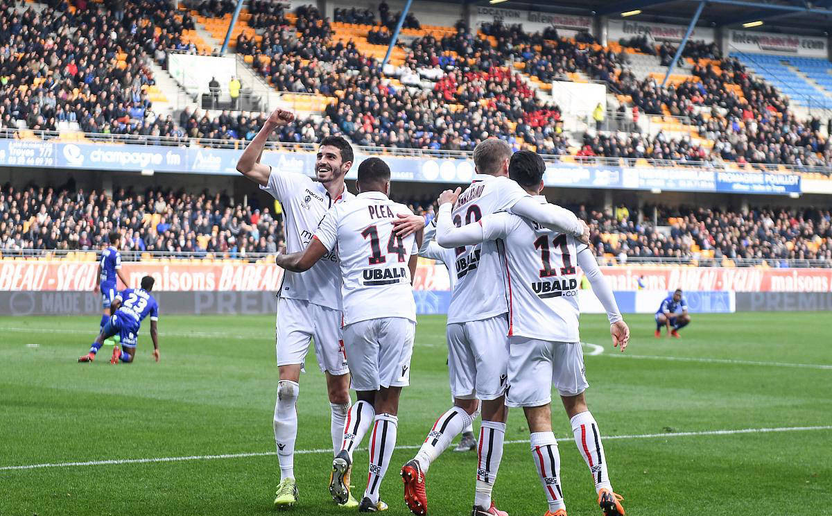 星空体育网页版-尤文图斯中场发挥稳健，助球队取胜