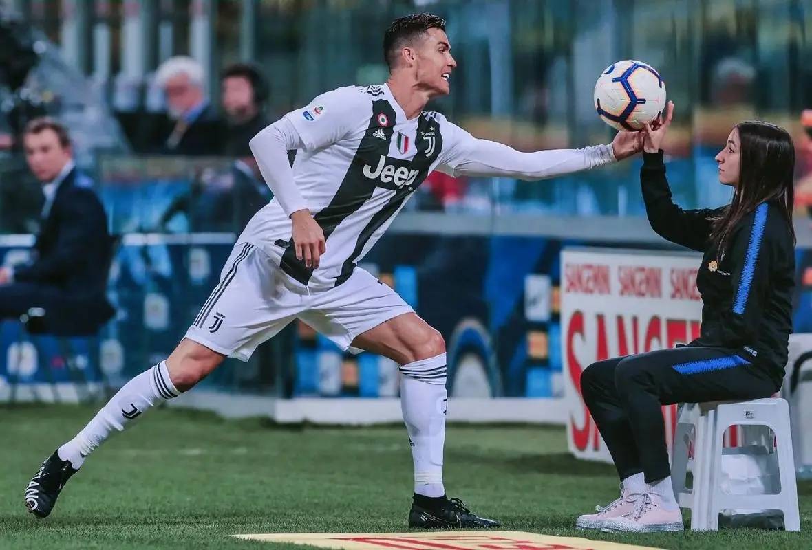 尤文图斯中场发挥稳健,助球队取胜 尤文图斯中场发挥稳健,助球队取胜