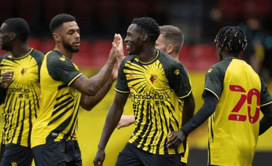 星空体育娱乐-包含沃特福德反击，客场一战保持不败的词条