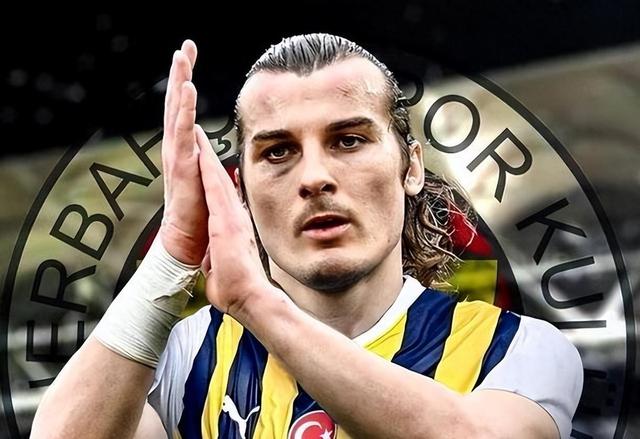 罗马中场球员公开挑战主帅战术,或引发内部矛盾 罗马中场球员公开挑战主帅战术,或引发内部矛盾