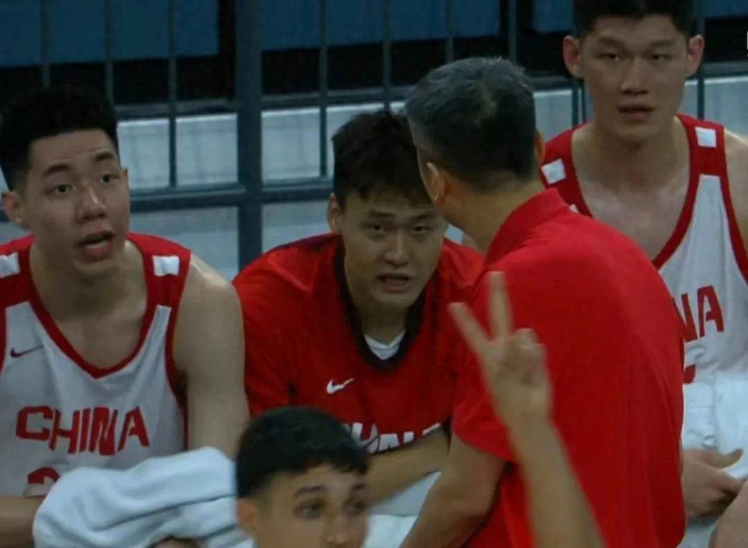 星空体育教练-众球员表现出色，为球队带来惊喜战绩！