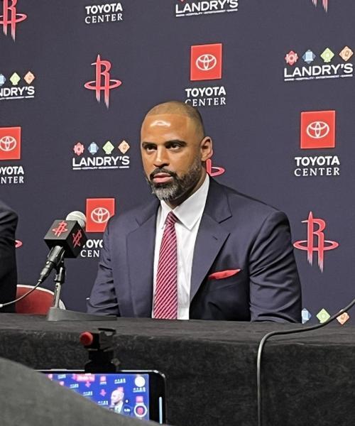 众球员表现出色，为球队带来惊喜战绩！