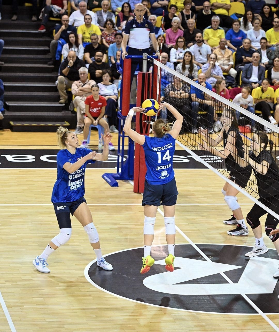 接发球的篮球队员飘逸大气!的简单介绍 接发球的篮球队员飘逸大气!的简单介绍