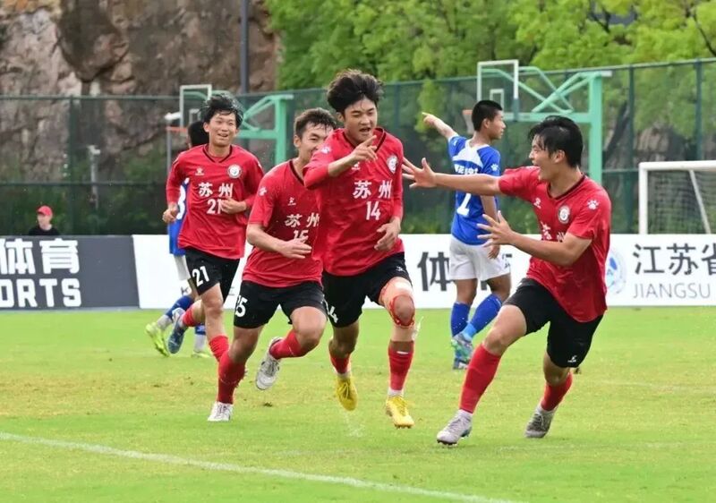 足球赛季开赛在即，球队备战准备充分的简单介绍