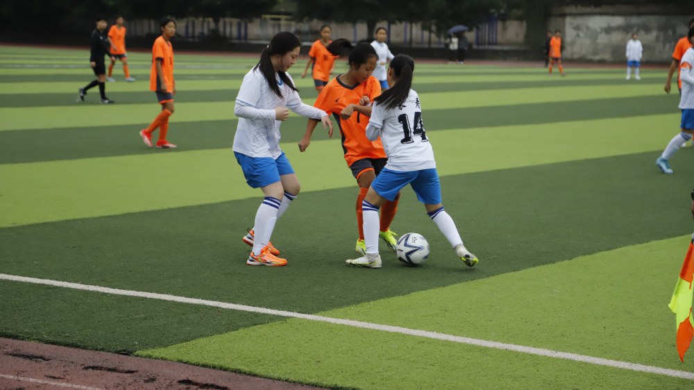 足球赛季开赛在即,球队备战准备充分的简单介绍 足球赛季开赛在即,球队备战准备充分的简单介绍