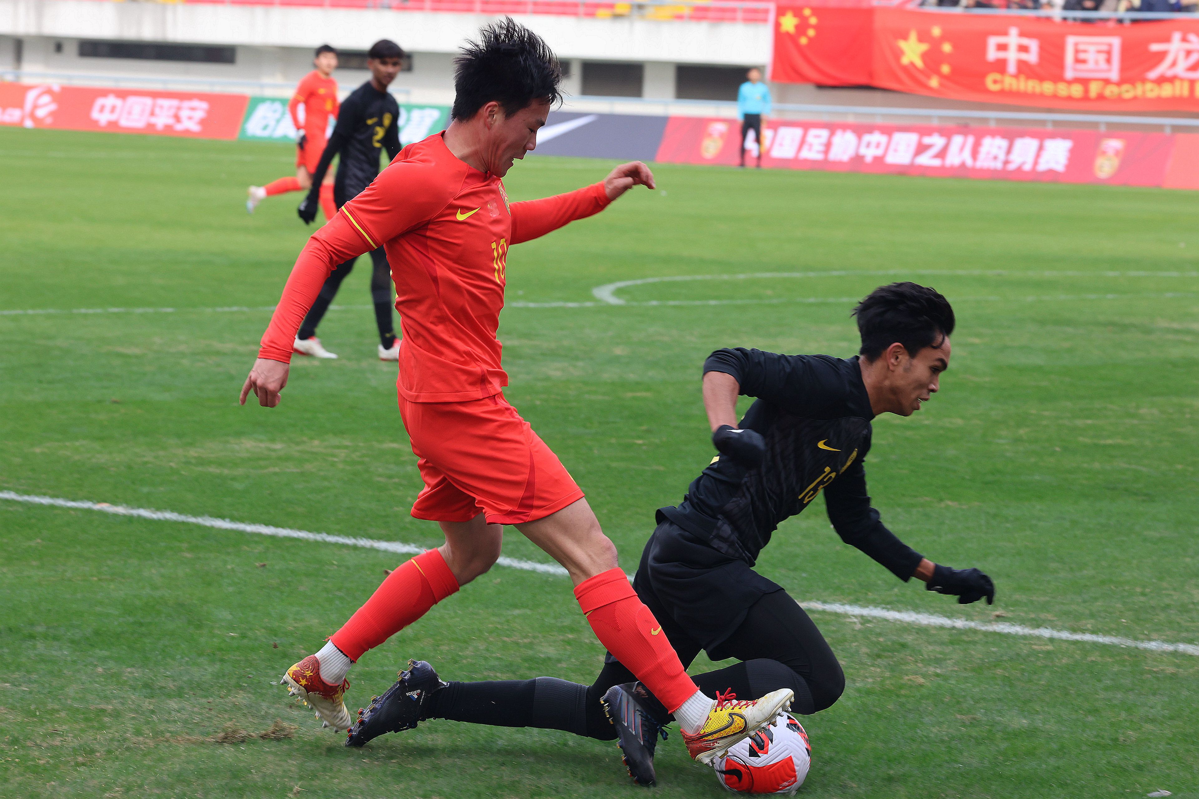 华山杯篮球赛即将拉开序幕,球迷热情高涨的简单介绍 华山杯篮球赛即将拉开序幕,球迷热情高涨的简单介绍