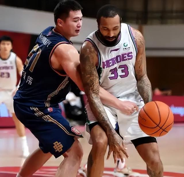 包含职业篮球聚焦关键比赛,球员表现备受瞩目的词条 包含职业篮球聚焦关键比赛,球员表现备受瞩目的词条