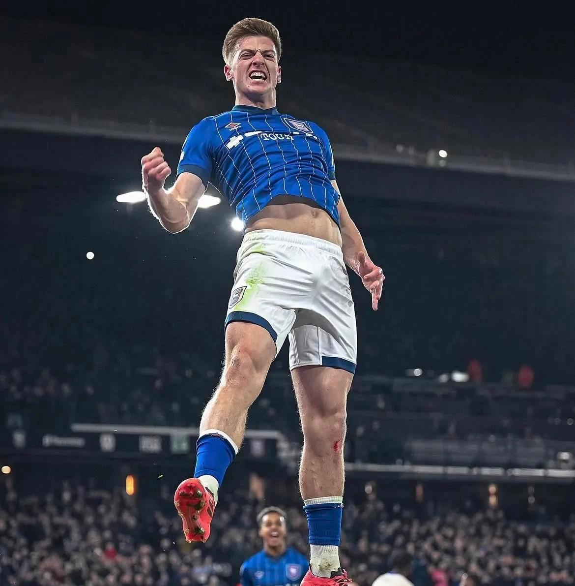 埃及前锋在英超雄起,成为球队进攻利器的简单介绍 埃及前锋在英超雄起,成为球队进攻利器的简单介绍