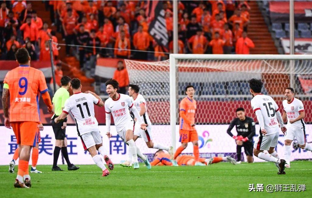 球队战术变阵奏效!出人意料将对手拖入泥潭 球队战术变阵奏效!出人意料将对手拖入泥潭