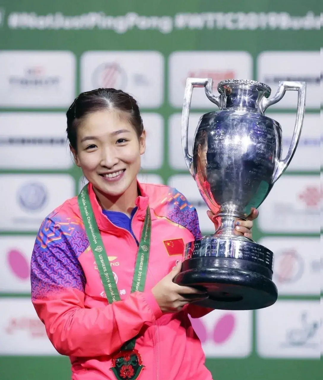 星空体育网站入口-乒乓球女单选手刘诗雯横扫进八强