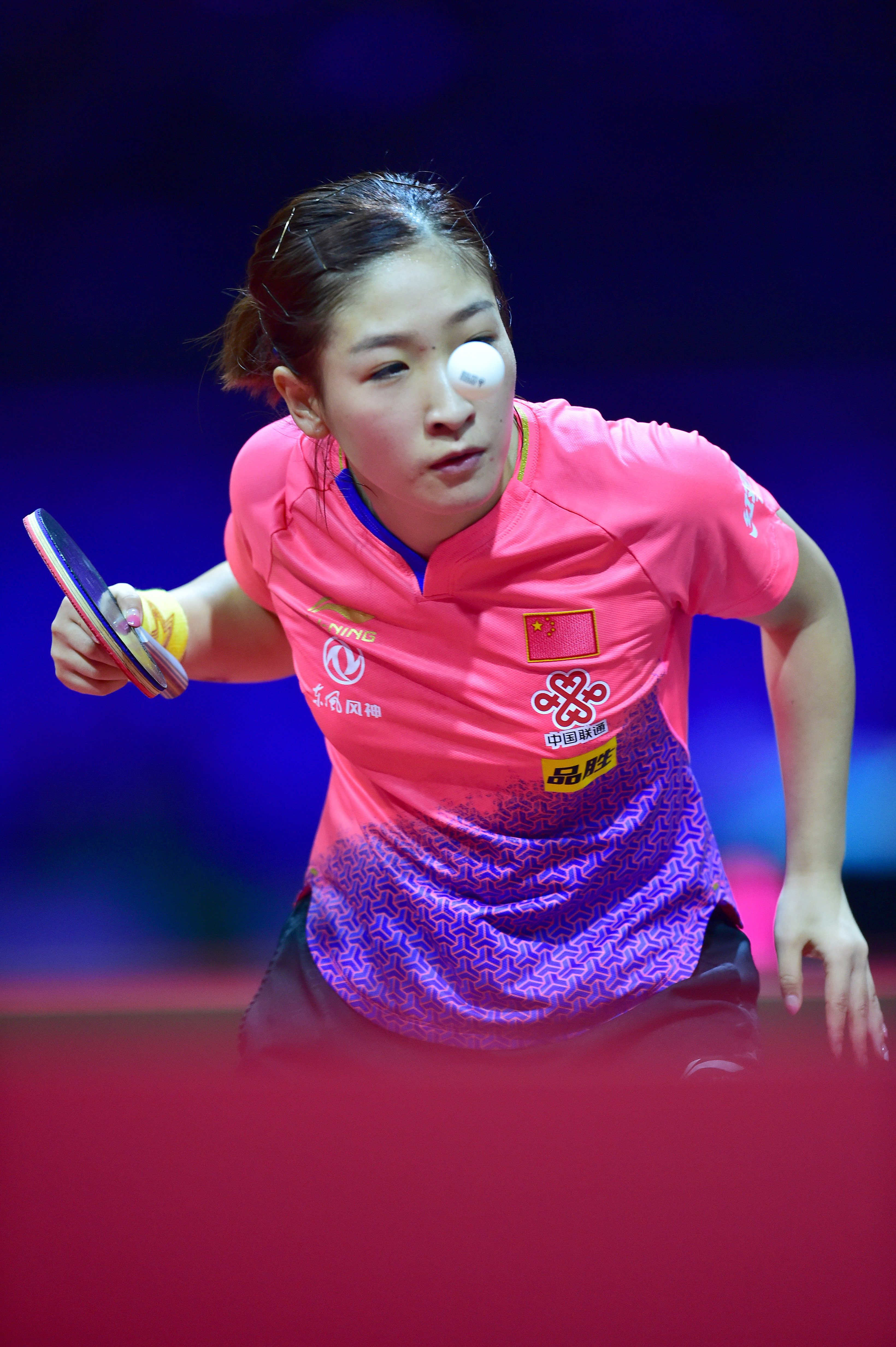 乒乓球女单选手刘诗雯横扫进八强 乒乓球女单选手刘诗雯横扫进八强