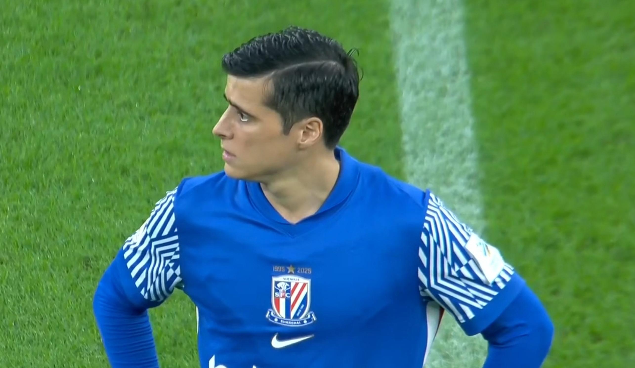 本土球员在海外大赛中卫冕冠军