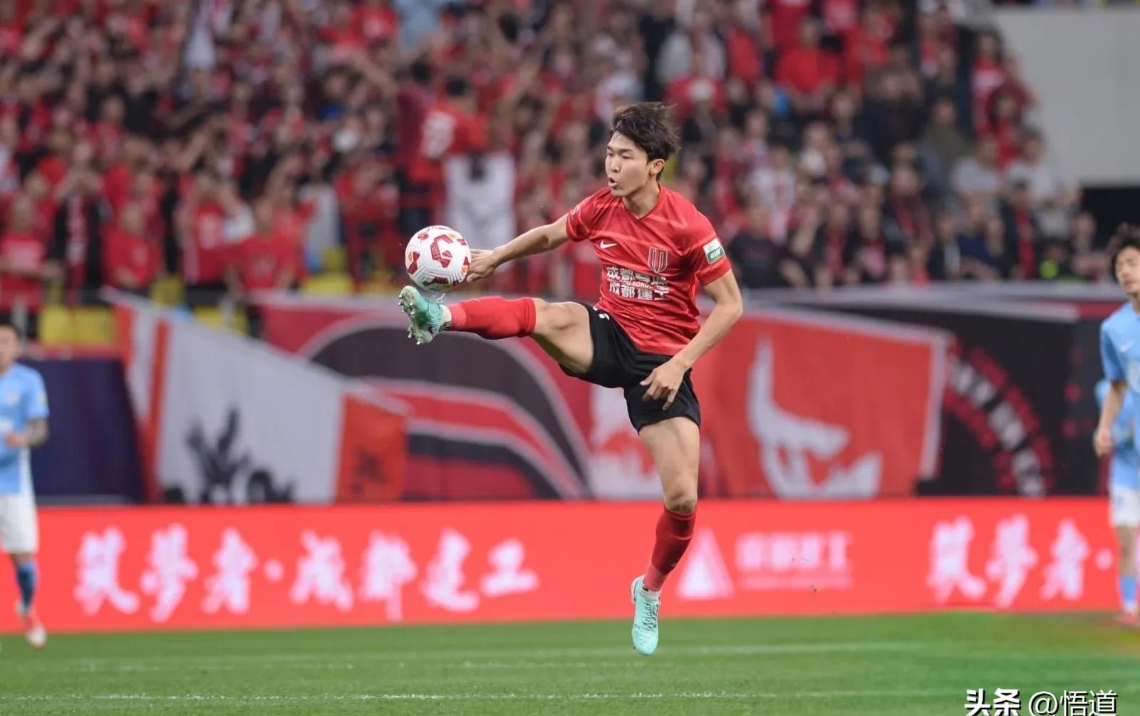 中场控制力明显增强,球队表现令人振奋的简单介绍 中场控制力明显增强,球队表现令人振奋的简单介绍