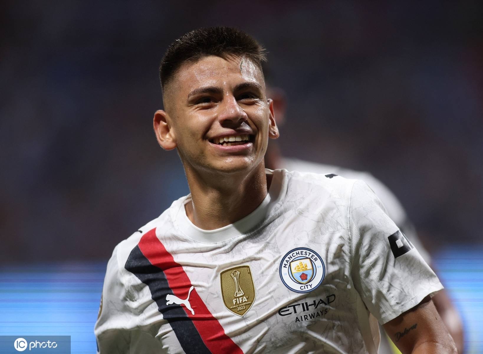 星空体育投注-曼城球员因表现获得国际大奖