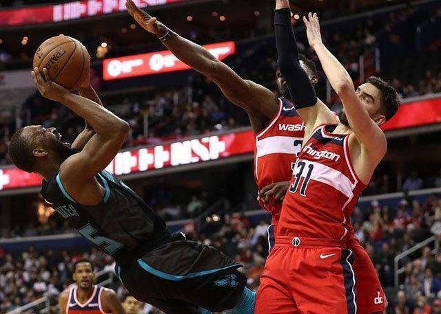 黄蜂不敌魔术，遭遇两连败的简单介绍