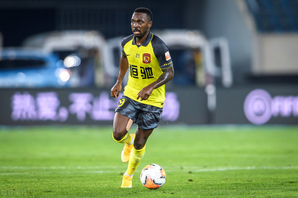 恒大深陷连败泥沼,客场-不敌建业 恒大深陷连败泥沼,客场-不敌建业