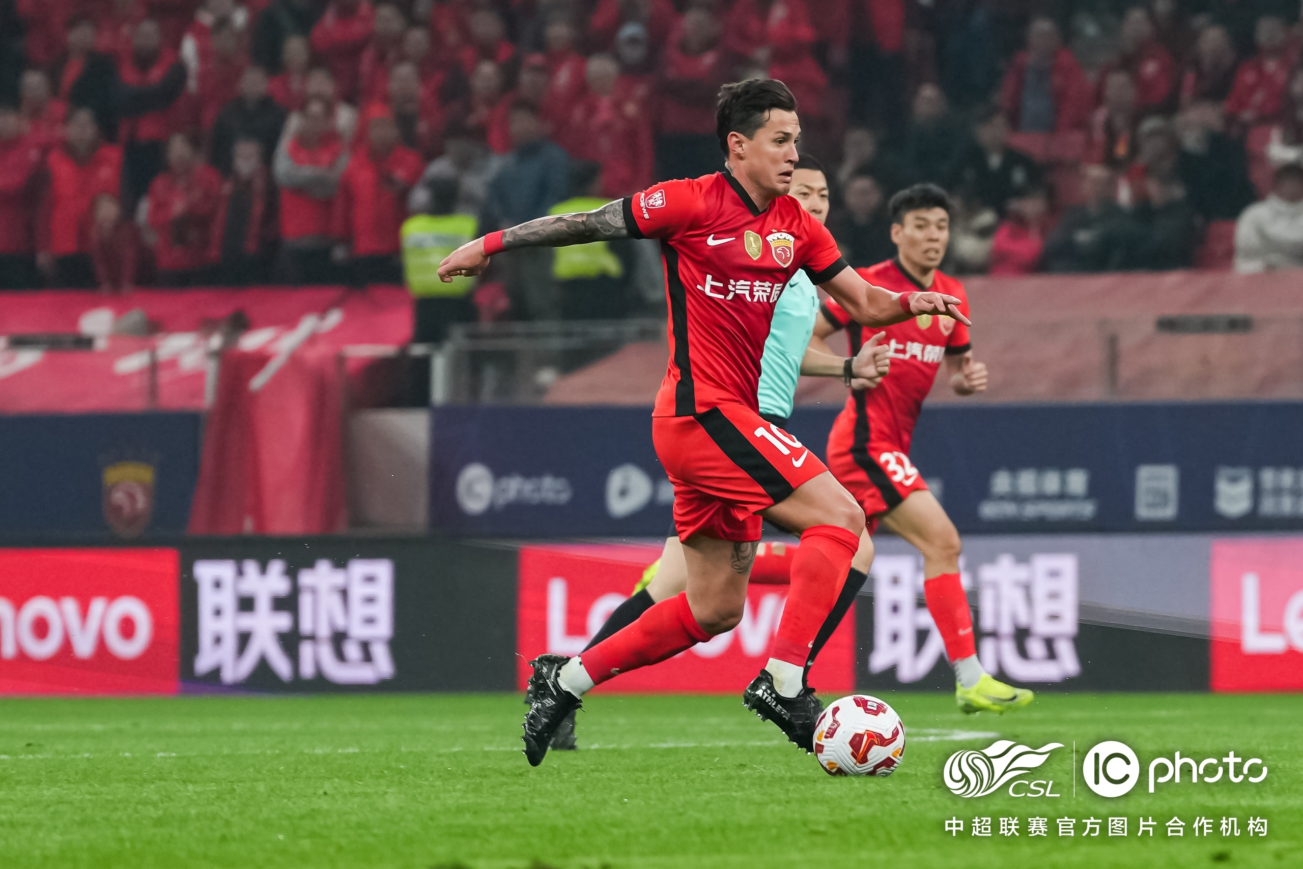 土耳其球队引进新外援,队内竞争激烈 土耳其球队引进新外援,队内竞争激烈